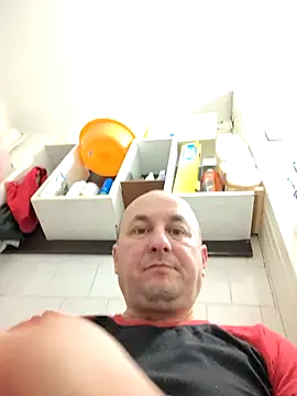 Snapshot of intx800 chatting on 01.24.25 intx800 online show from 01.24.25