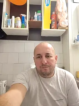 Snapshot of intx800 chatting on 01.28.25 intx800 online show from 01.28.25