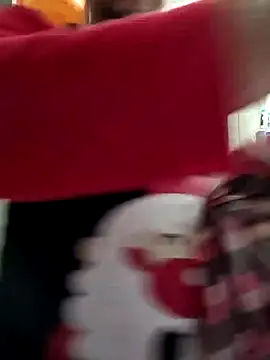 Snapshot of intx800 chatting on 01.29.25 intx800 online show from 01.29.25