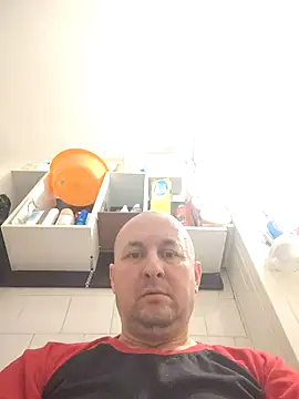 Snapshot of intx800 chatting on 02.01.25 intx800 online show from 02.01.25