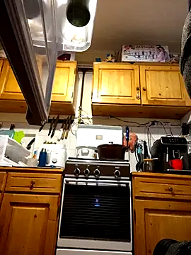 Snapshot of intx800 chatting on 02.12.25 intx800 online show from 02.12.25