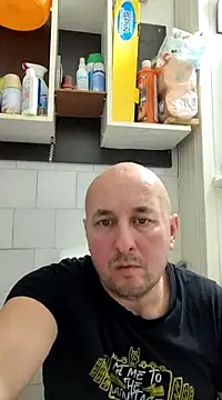 Snapshot of intx800 chatting on 02.13.25 intx800 online show from 02.13.25