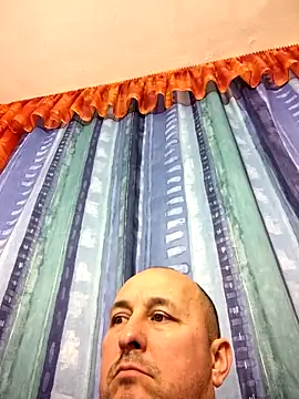 Snapshot of intx800 chatting on 02.23.25 intx800 online show from 02.23.25