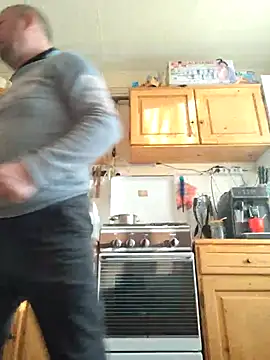 Snapshot of intx800 chatting on 02.24.25 intx800 online show from 02.24.25