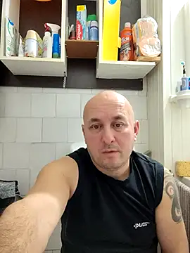 Snapshot of intx800 chatting on 02.26.25 intx800 online show from 02.26.25