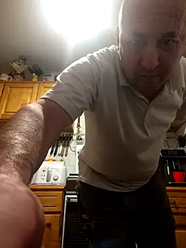 Snapshot of intx800 chatting on 03.12.25 intx800 online show from 03.12.25