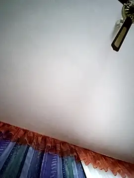 Snapshot of intx800 chatting on 03.14.25 intx800 online show from 03.14.25