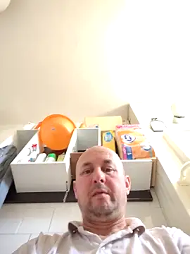 Snapshot of intx800 chatting on 03.22.25 intx800 online show from 03.22.25