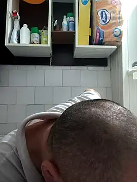 Snapshot of intx800 chatting on 03.23.25 intx800 online show from 03.23.25