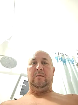 Snapshot of intx800 chatting on 09.10.25 intx800 online show from 09.10.25