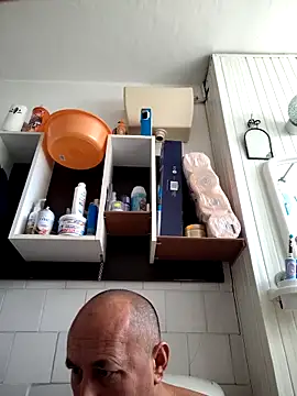 Snapshot of intx800 chatting on 09.13.25 intx800 online show from 09.13.25