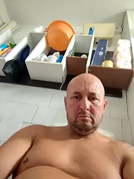 Snapshot of intx800 chatting on 09.17.25 intx800 online show from 09.17.25