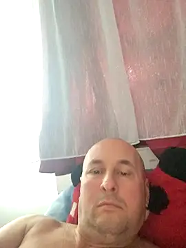 Snapshot of intx800 chatting on 09.19.25 intx800 online show from 09.19.25