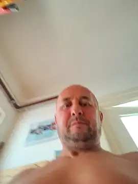 Snapshot of intx800 chatting on 09.24.25 intx800 online show from 09.24.25