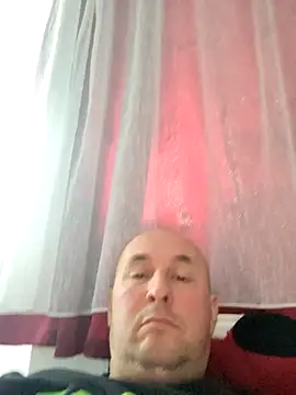 Snapshot of intx800 chatting on 10.02.25 intx800 online show from 10.02.25