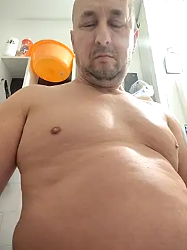 Snapshot of intx800 chatting on 10.08.25 intx800 online show from 10.08.25