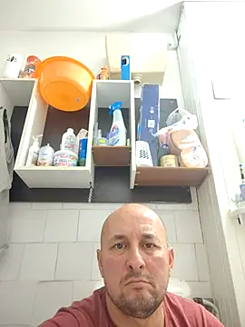 Snapshot of intx800 chatting on 10.08.25 intx800 online show from 10.08.25