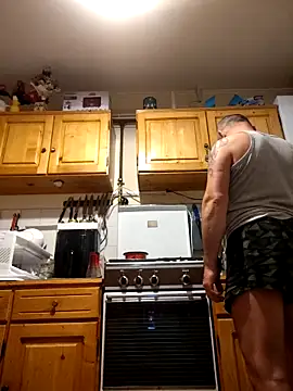 Snapshot of intx800 chatting on 10.10.25 intx800 online show from 10.10.25