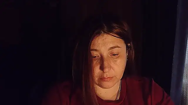 Snapshot of FiireTaliia chatting on 11.04.25 FiireTaliia online show from 11.04.25