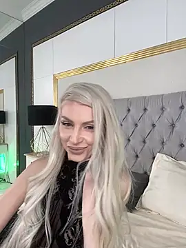 KiaHarper online show from 02.14.25