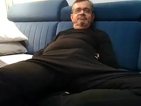 Snapshot of axecoman60 chatting on 01.31.25 axecoman60 online show from 01.31.25