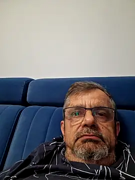 Snapshot of axecoman60 chatting on 02.09.25 axecoman60 online show from 02.09.25