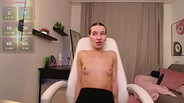 Bellla Haddid online show from 11.19.25