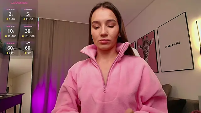 Bellla Haddid online show from 11.25.25