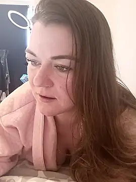 Snapshot of LunikaLunaX chatting on 01.13.26 LunikaLunaX online show from 01.13.26