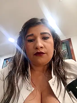 Snapshot of Hannahcandyy chatting on 10.29.25 Hannahcandyy online show from 10.29.25