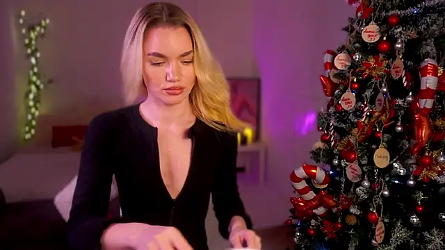 Heidi11 online show from 12.25.24