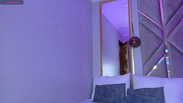 Lola King online show from 01.31.25