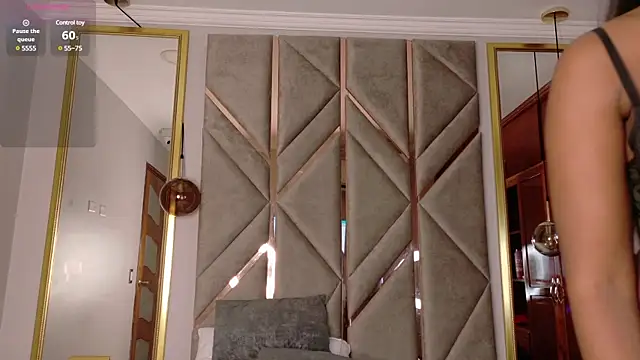 Lola King online show from 02.15.25