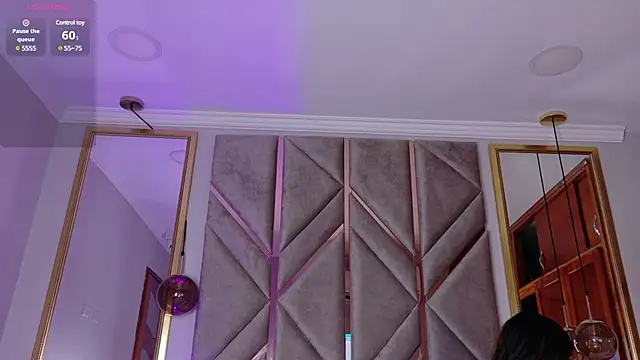 Lola King online show from 02.22.25