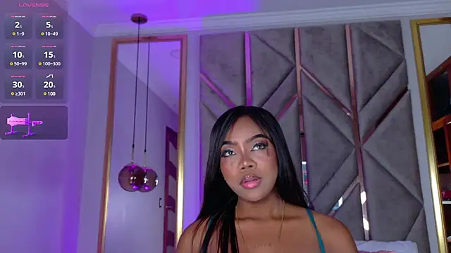 Lola King online show from 03.10.25