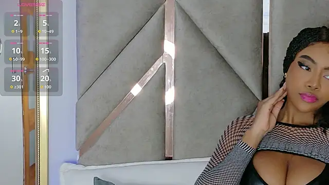 Lola King online show from 10.24.25