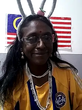 mamakarma1403 online show from 10.28.25