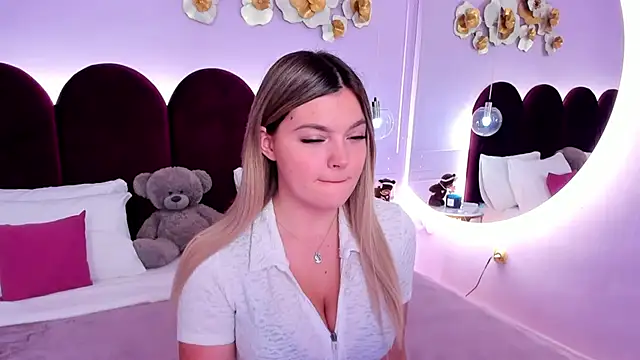 ZaraBloom online show from 12.16.25