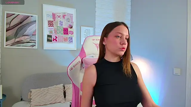 Snapshot of AliceBrayan chatting on 03.04.25 AliceBrayan online show from 03.04.25