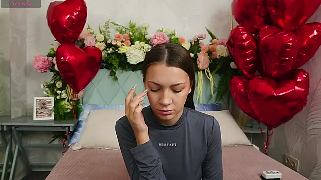 Snapshot of AliceBrayan chatting on 02.15.26 AliceBrayan online show from 02.15.26