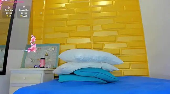 Snapshot of ebony_beckyy chatting on 02.06.25 ebony beckyy online show from 02.06.25