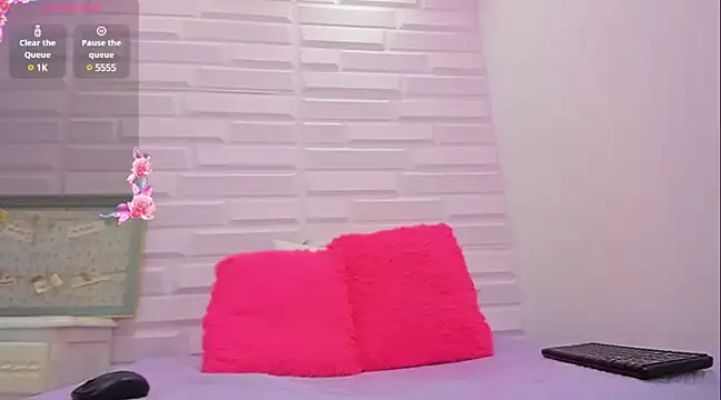 Snapshot of ebony_beckyy chatting on 02.11.25 ebony beckyy online show from 02.11.25