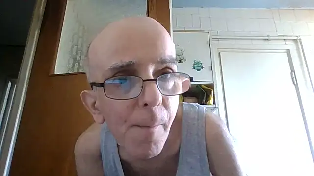Snapshot of mariusica1@xh chatting on 06.17.26 mariusica1xh online show from 06.17.26