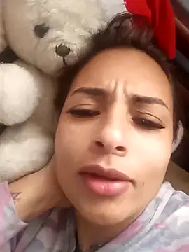 Snapshot of mykaelahoney chatting on 10.31.25 mykaelahoney online show from 10.31.25