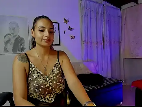 Snapshot of mykaelahoney chatting on 12.18.25 mykaelahoney online show from 12.18.25