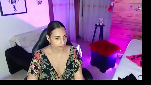 Snapshot of mykaelahoney chatting on 03.06.26 mykaelahoney online show from 03.06.26