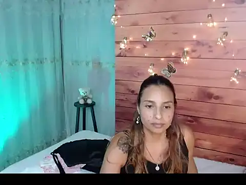 Snapshot of mykaelahoney chatting on 03.20.26 mykaelahoney online show from 03.20.26
