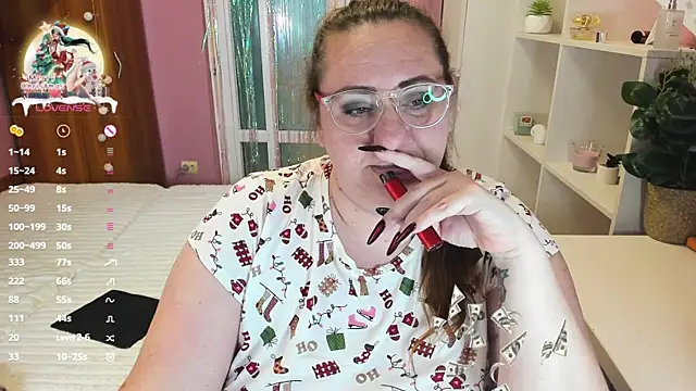 Snapshot of lovely_adelle chatting on 12.26.24 lovely adelle online show from 12.26.24