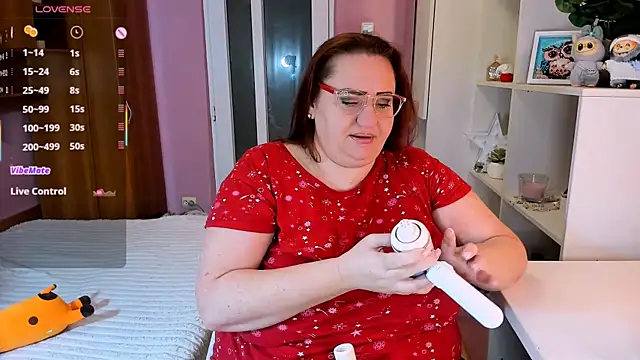 lovely adelle online show from 12.22.25