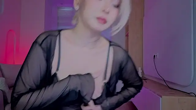 RileyMee online show from 10.03.25